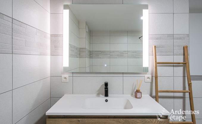 Vakantiehuis in Bi�vre voor 7 personen met 4 slaapkamers, kinderspeelruimte, priv�tuin en modern comfort