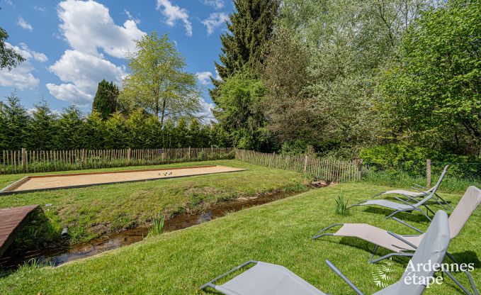 Vakantiehuis in Bi�vre voor 7 personen met 4 slaapkamers, kinderspeelruimte, priv�tuin en modern comfort
