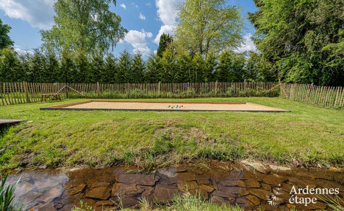 Vakantiehuis in Bi�vre voor 7 personen met 4 slaapkamers, kinderspeelruimte, priv�tuin en modern comfort