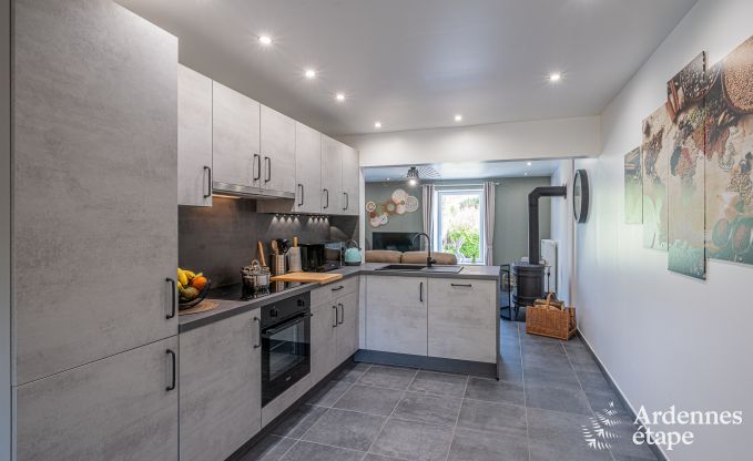 Vakantiehuis in Bi�vre voor 7 personen met 4 slaapkamers, kinderspeelruimte, priv�tuin en modern comfort