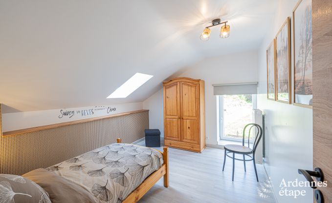 Vakantiehuis in Bi�vre voor 7 personen met 4 slaapkamers, kinderspeelruimte, priv�tuin en modern comfort