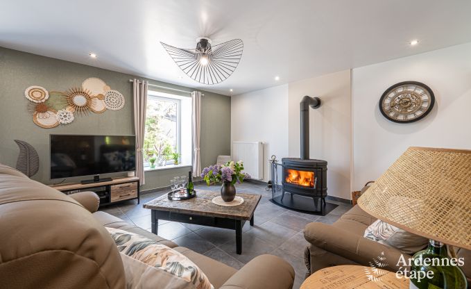 Vakantiehuis in Bi�vre voor 7 personen met 4 slaapkamers, kinderspeelruimte, priv�tuin en modern comfort