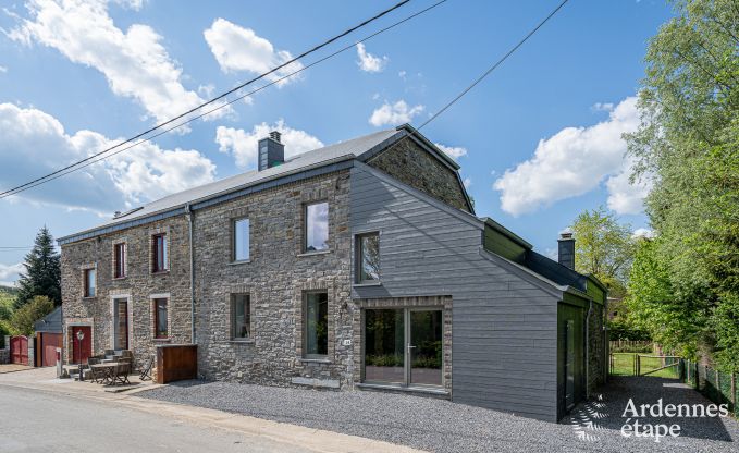 Vakantiehuis in Bi�vre voor 7 personen met 4 slaapkamers, kinderspeelruimte, priv�tuin en modern comfort