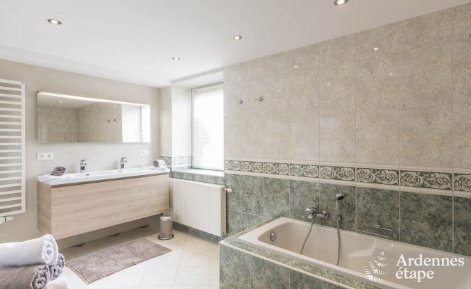 Ruime vakantiewoning voor 8 personen in Bouillon.