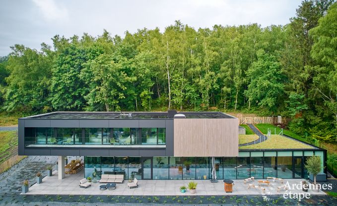 Luxevilla voor 14 personen in Poupehan met 6 slaap- �n badkamers, binnenzwembad en sauna