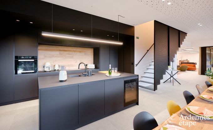 Luxevilla voor 14 personen in Poupehan met 6 slaap- �n badkamers, binnenzwembad en sauna