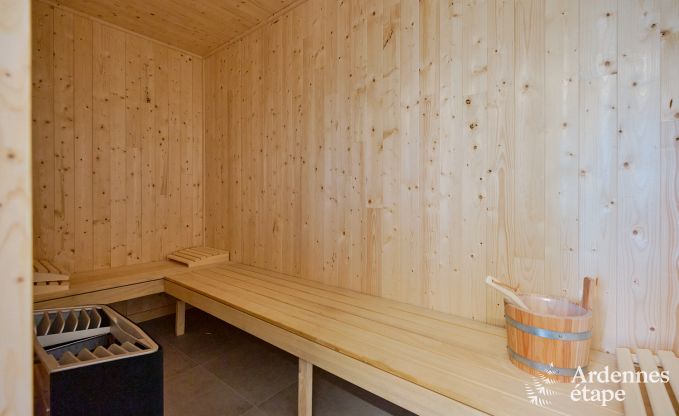 Luxevilla voor 14 personen in Poupehan met 6 slaap- �n badkamers, binnenzwembad en sauna