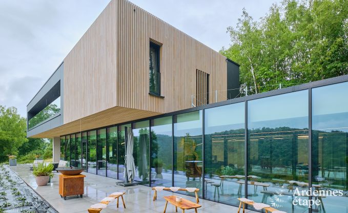 Luxevilla voor 14 personen in Poupehan met 6 slaap- �n badkamers, binnenzwembad en sauna