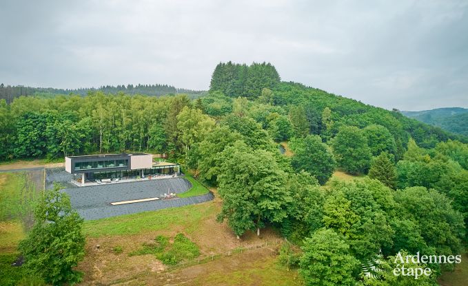 Luxevilla voor 14 personen in Poupehan met 6 slaap- �n badkamers, binnenzwembad en sauna