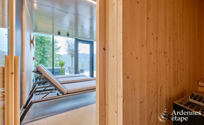 Luxevilla voor 14 personen in Poupehan met 6 slaap- �n badkamers, binnenzwembad en sauna