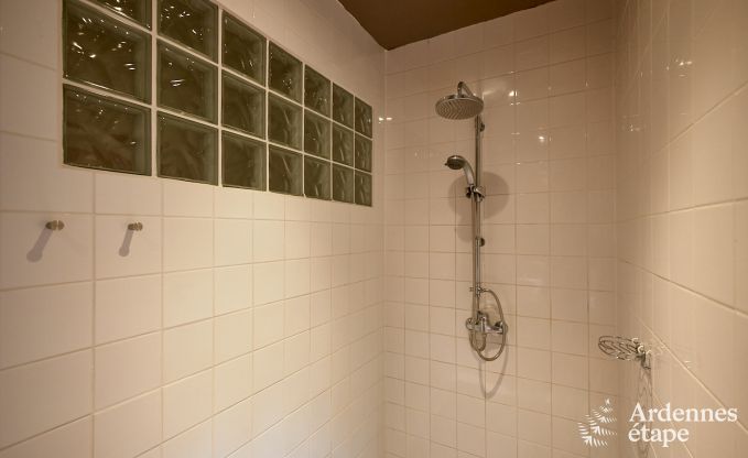 Van voormalig caf� tot vakantiehuis voor 8 personen in Bouillon: authentieke charme en modern comfort