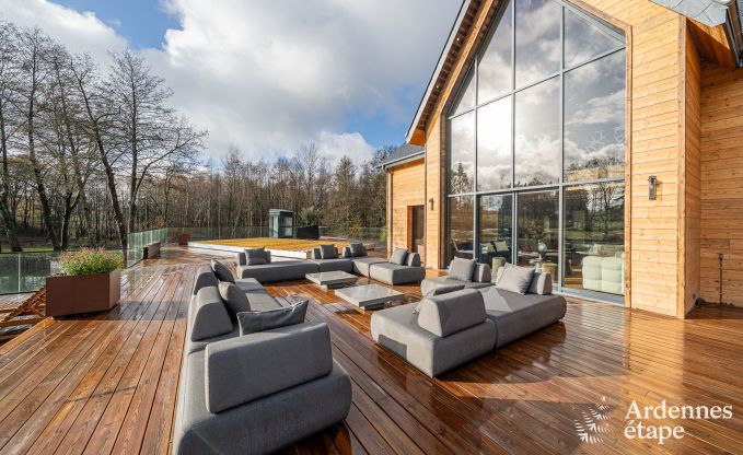 Luxe chalet in Brognon voor 20 personen met verwarmd buitenzwembad, outdoor jacuzzi en sauna op het meer