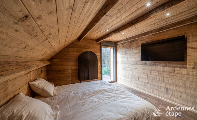 Luxe chalet in Brognon voor 20 personen met verwarmd buitenzwembad, outdoor jacuzzi en sauna op het meer