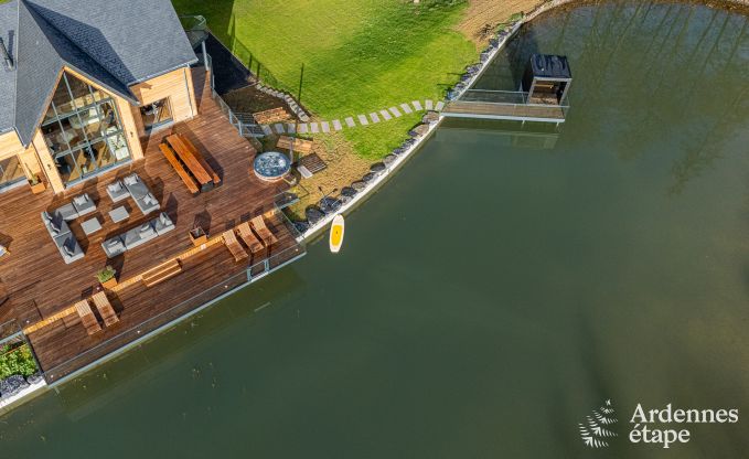 Luxe chalet in Brognon voor 20 personen met verwarmd buitenzwembad, outdoor jacuzzi en sauna op het meer