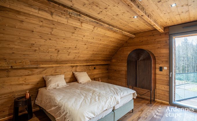 Luxe chalet in Brognon voor 20 personen met verwarmd buitenzwembad, outdoor jacuzzi en sauna op het meer