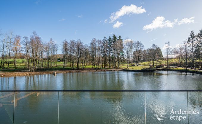 Luxe chalet in Brognon voor 20 personen met verwarmd buitenzwembad, outdoor jacuzzi en sauna op het meer