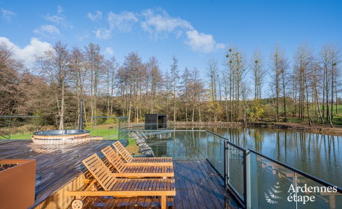Luxe chalet in Brognon voor 20 personen met verwarmd buitenzwembad, outdoor jacuzzi en sauna op het meer