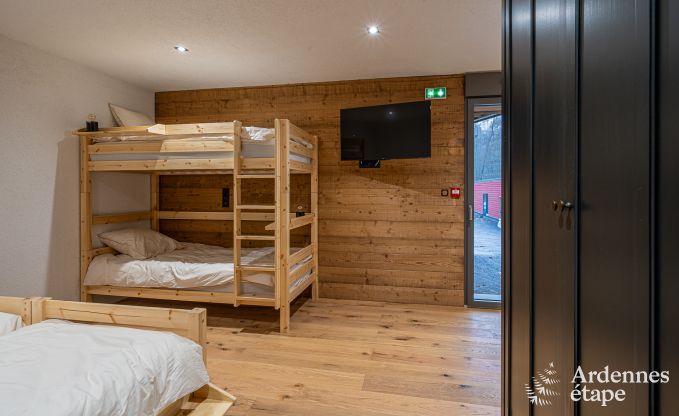 Luxe chalet in Brognon voor 20 personen met verwarmd buitenzwembad, outdoor jacuzzi en sauna op het meer