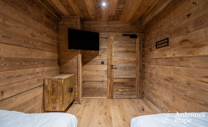 Luxe chalet in Brognon voor 20 personen met verwarmd buitenzwembad, outdoor jacuzzi en sauna op het meer