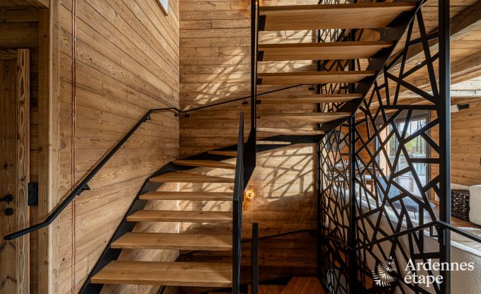 Luxe chalet in Brognon voor 20 personen met verwarmd buitenzwembad, outdoor jacuzzi en sauna op het meer