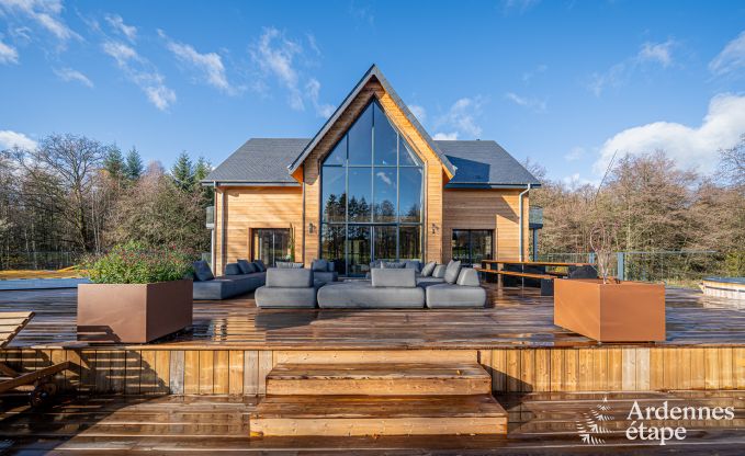 Luxe chalet in Brognon voor 20 personen met verwarmd buitenzwembad, outdoor jacuzzi en sauna op het meer