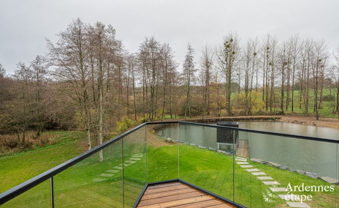 Luxe chalet in Brognon voor 20 personen met verwarmd buitenzwembad, outdoor jacuzzi en sauna op het meer