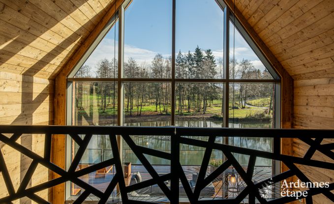 Luxe chalet in Brognon voor 20 personen met verwarmd buitenzwembad, outdoor jacuzzi en sauna op het meer