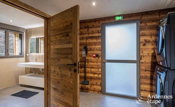 Luxe chalet in Brognon voor 20 personen met verwarmd buitenzwembad, outdoor jacuzzi en sauna op het meer
