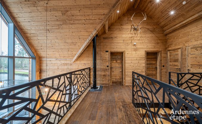 Luxe chalet in Brognon voor 20 personen met verwarmd buitenzwembad, outdoor jacuzzi en sauna op het meer