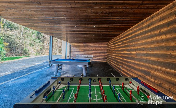 Luxe chalet in Brognon voor 20 personen met verwarmd buitenzwembad, outdoor jacuzzi en sauna op het meer