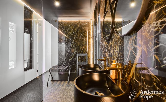 Unieke fermette voor 2 personen in B�llingen met priv�sauna, jacuzzi en buitendouche