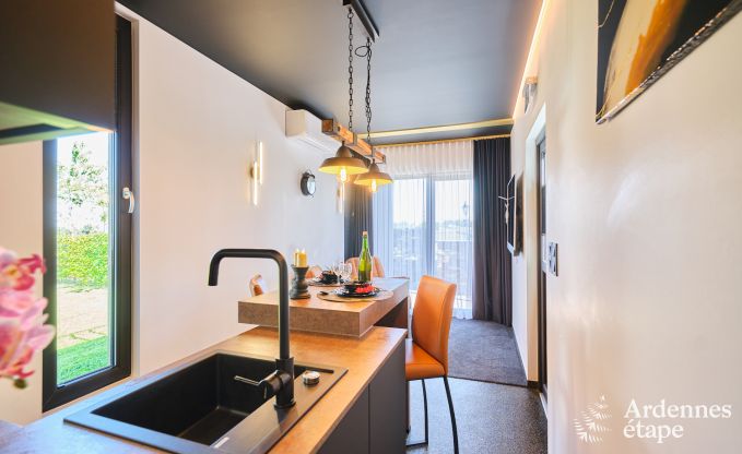 Unieke fermette voor 2 personen in B�llingen met priv�sauna, jacuzzi en buitendouche