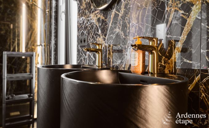 Unieke fermette voor 2 personen in B�llingen met priv�sauna, jacuzzi en buitendouche