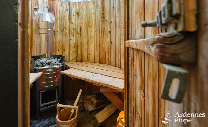 Unieke fermette voor 2 personen in B�llingen met priv�sauna, jacuzzi en buitendouche