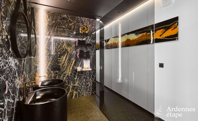 Unieke fermette voor 2 personen in B�llingen met priv�sauna, jacuzzi en buitendouche