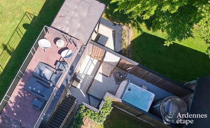 Unieke fermette voor 2 personen in B�llingen met priv�sauna, jacuzzi en buitendouche