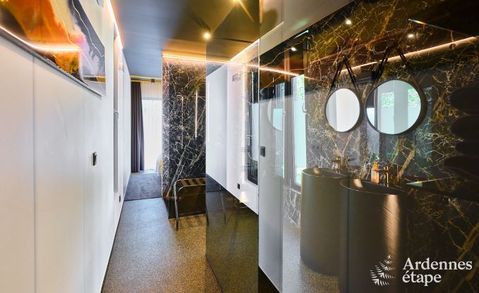 Unieke fermette voor 2 personen in B�llingen met priv�sauna, jacuzzi en buitendouche