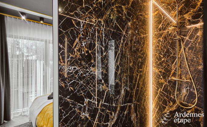 Unieke fermette voor 2 personen in B�llingen met priv�sauna, jacuzzi en buitendouche