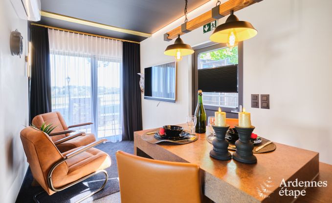 Unieke fermette voor 2 personen in B�llingen met priv�sauna, jacuzzi en buitendouche