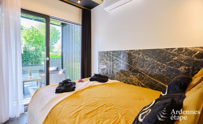 Unieke fermette voor 2 personen in B�llingen met priv�sauna, jacuzzi en buitendouche