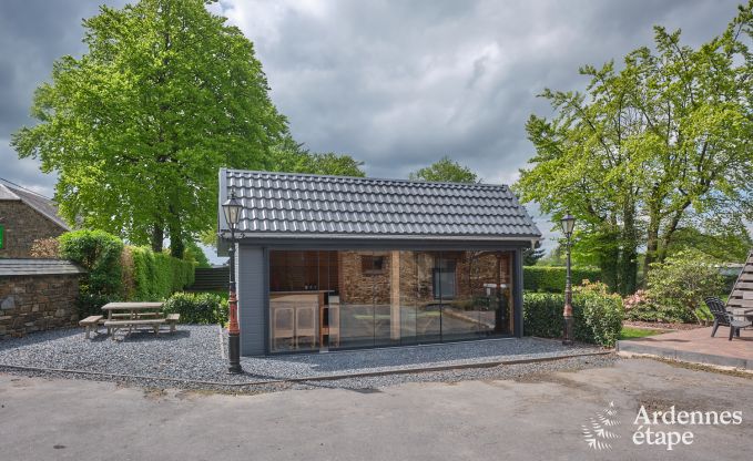 Ruime fermette in B�llingen voor 13 personen met binnenzwembad, sauna en jacuzzi