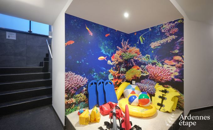 Ruime fermette in B�llingen voor 13 personen met binnenzwembad, sauna en jacuzzi