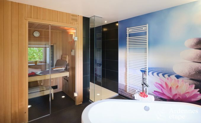 Ruime fermette in B�llingen voor 13 personen met binnenzwembad, sauna en jacuzzi