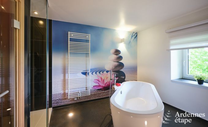 Ruime fermette in B�llingen voor 13 personen met binnenzwembad, sauna en jacuzzi