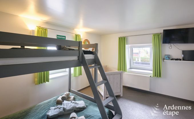 Ruime fermette in B�llingen voor 13 personen met binnenzwembad, sauna en jacuzzi