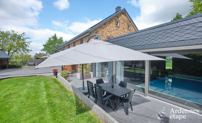 Ruime fermette in B�llingen voor 13 personen met binnenzwembad, sauna en jacuzzi