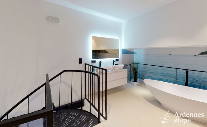 Ruime fermette in B�llingen voor 13 personen met binnenzwembad, sauna en jacuzzi