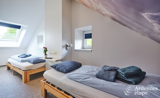 Ruime fermette in B�llingen voor 13 personen met binnenzwembad, sauna en jacuzzi