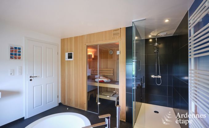 Ruime fermette in B�llingen voor 13 personen met binnenzwembad, sauna en jacuzzi