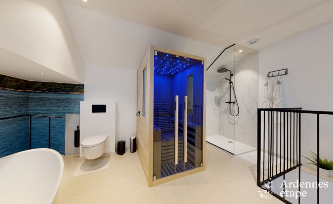 Ruime fermette in B�llingen voor 13 personen met binnenzwembad, sauna en jacuzzi